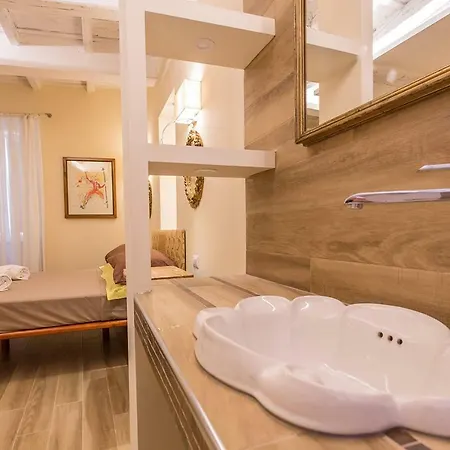 Giulia Apartment *