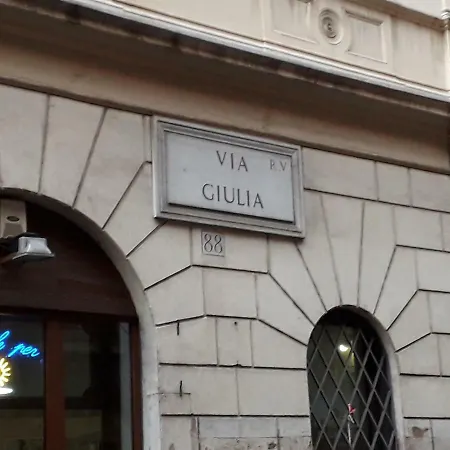 Giulia Apartman Róma